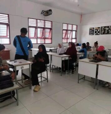 PEMBAGIAN RAPOT ASSESMEN SEMESTER AKHIR